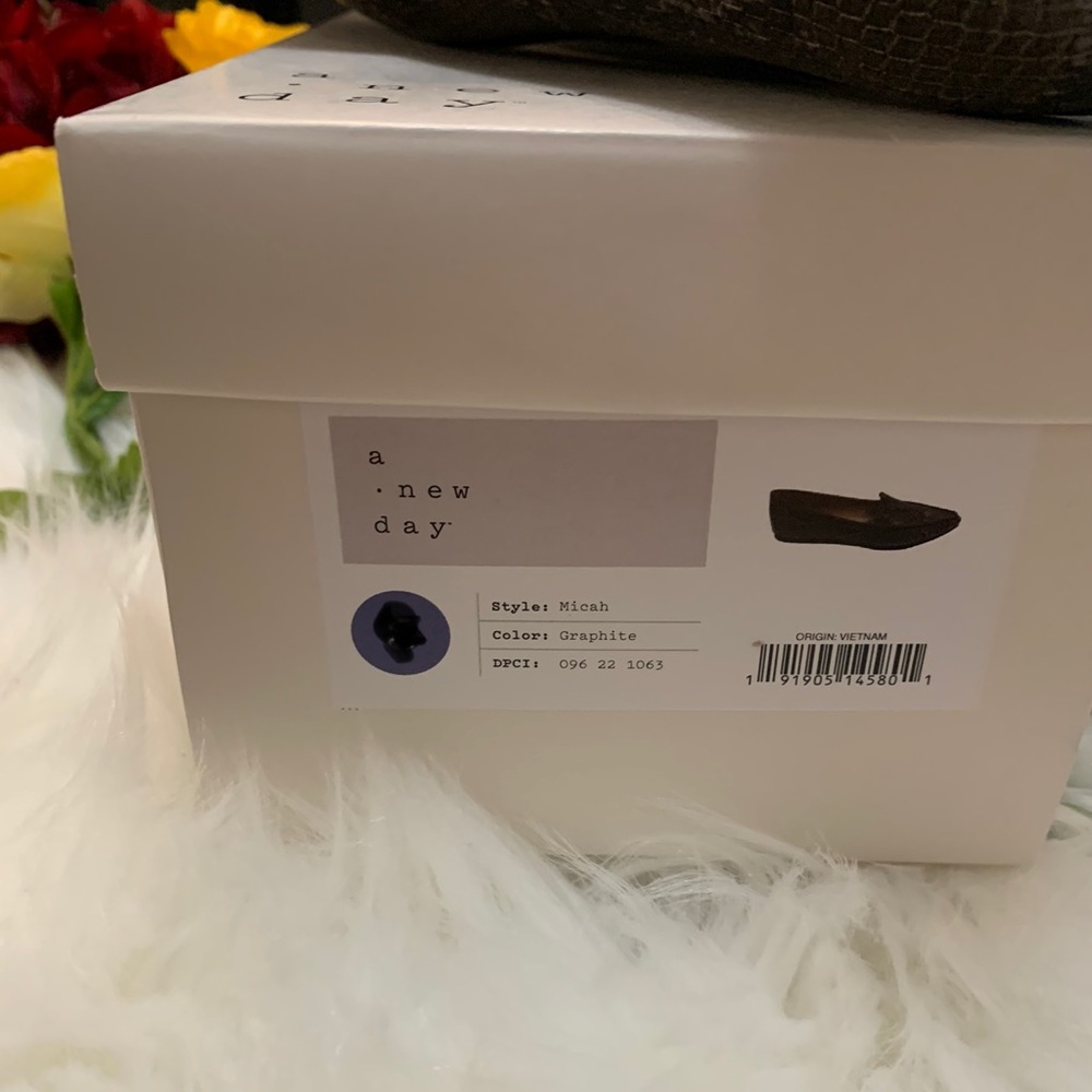 FIRM PRICE! NEW! Snakeskin Micah Loafer In Graphite - Picture 4 of 4